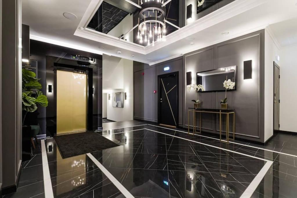Urban-Glam City Centre Studio With A Gym And Terrace Tallinn Exterior photo